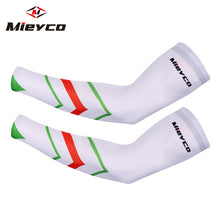 Load image into Gallery viewer, Breathable Sports Arm Sleeve Sun Protection basketball Sleeve Running Compression Sleeve Quick Dry Cycling Sleeves Arm Warmers