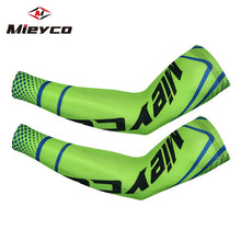 Load image into Gallery viewer, Breathable Sports Arm Sleeve Sun Protection basketball Sleeve Running Compression Sleeve Quick Dry Cycling Sleeves Arm Warmers
