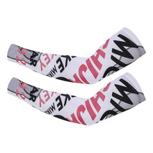 Load image into Gallery viewer, Breathable Sports Arm Sleeve Sun Protection basketball Sleeve Running Compression Sleeve Quick Dry Cycling Sleeves Arm Warmers
